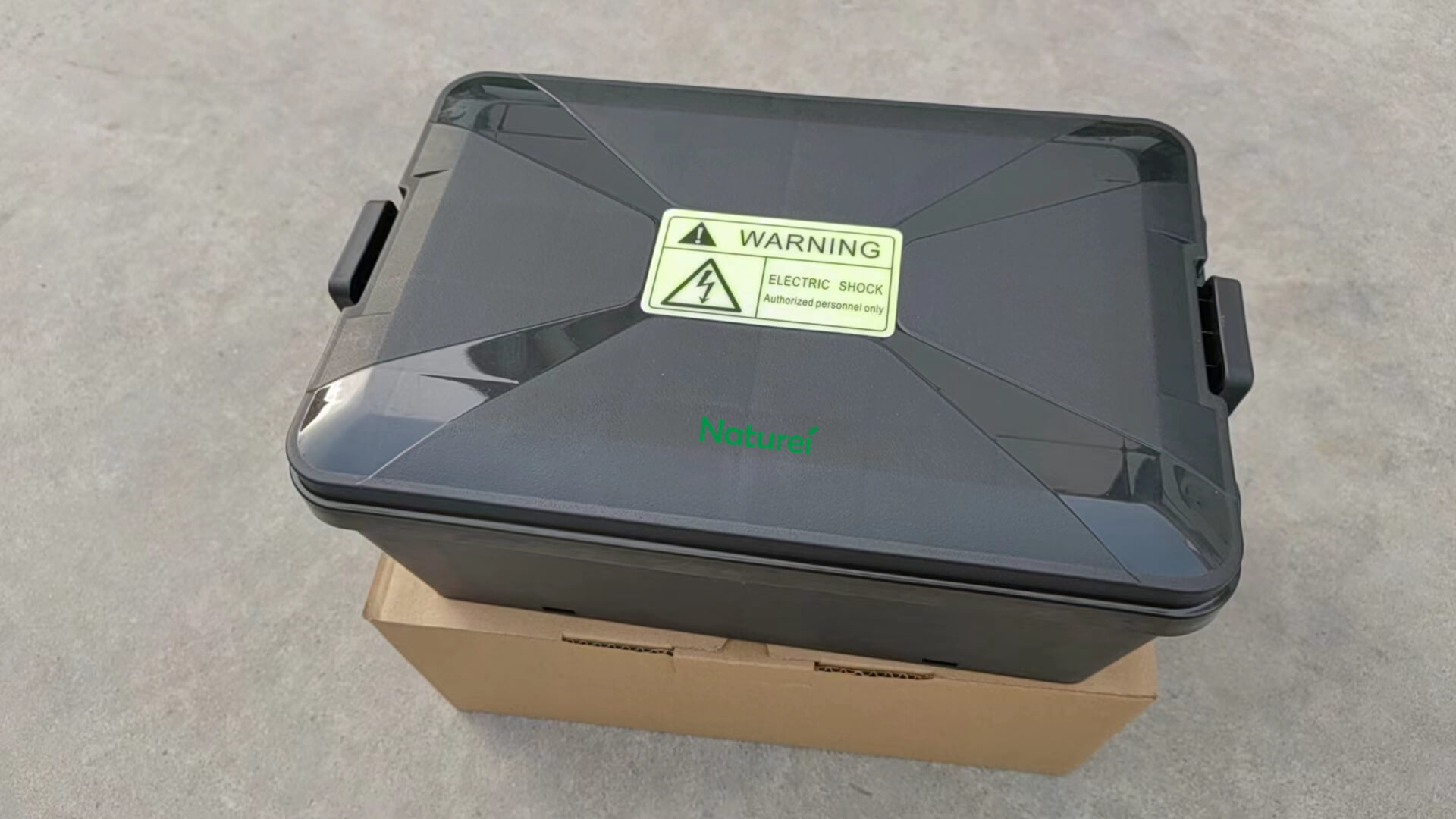 waterproof extension cord box.jpg